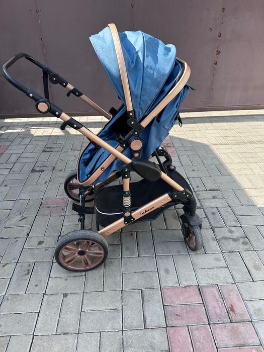 Продам коляску в хоршем состоянии