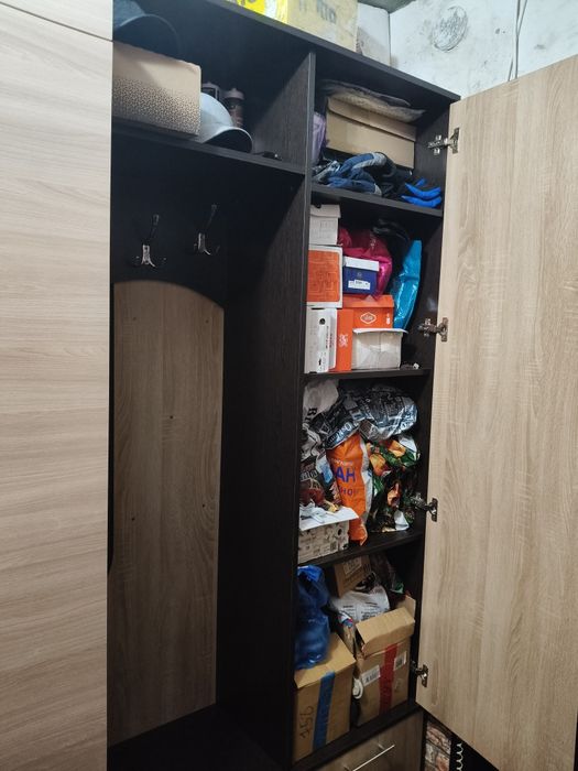 Продам прихожую.