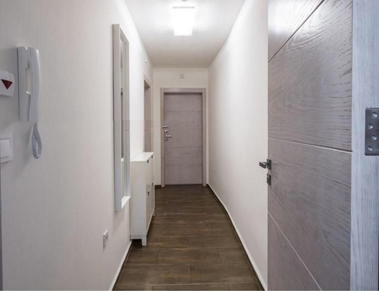 Дава се под наем Двустаен апартамент в Варна, Център - 75 кв.м за 1000 € - Снимка #4