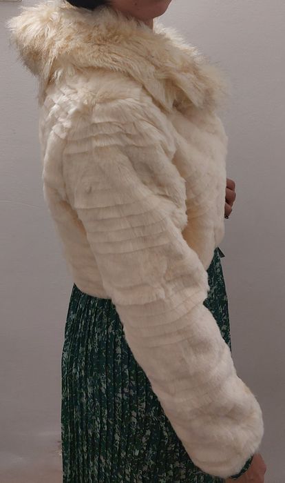 Vând Capa Chantal