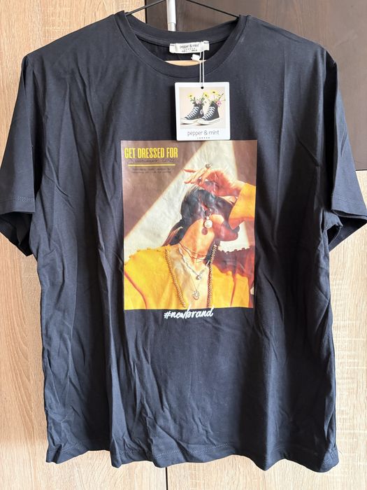 Тениска с камъни в размер Л