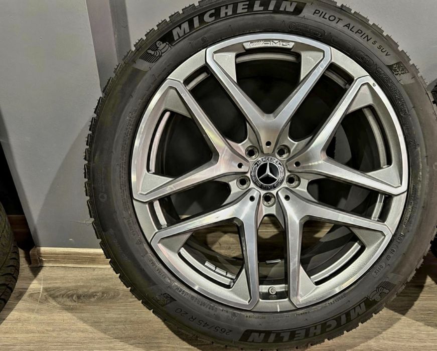 AMG  Mercedes  20 Оригинал