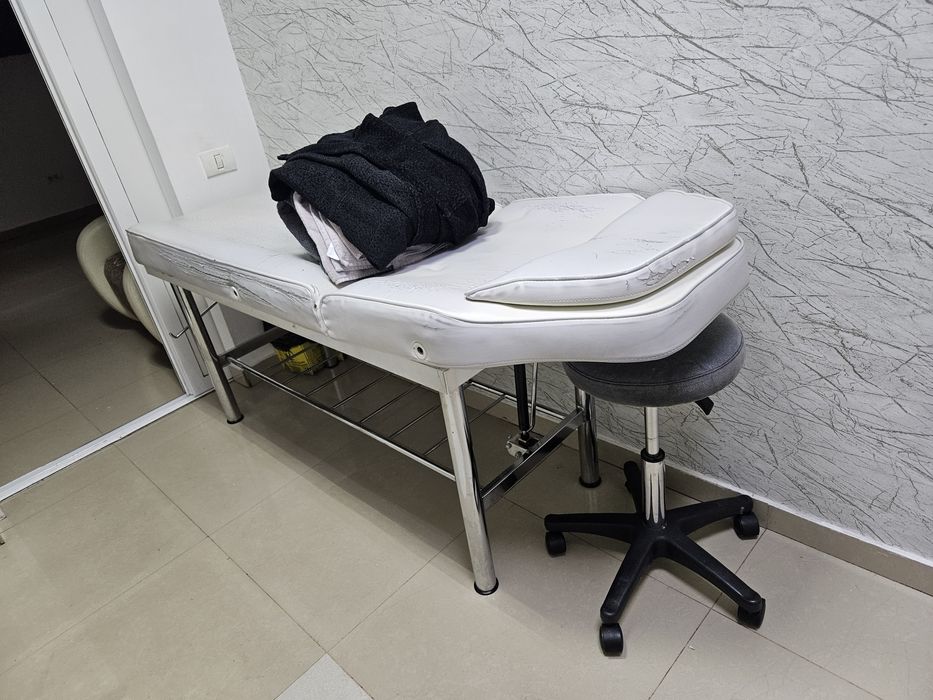 Mobilier salon infrumusetare