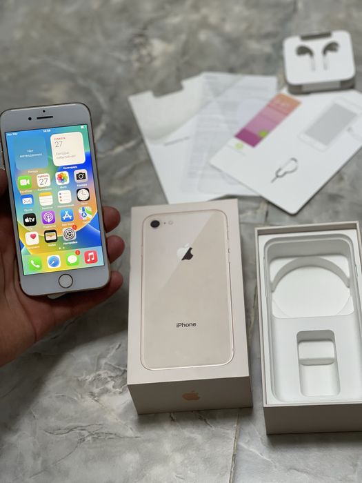 Продам IPHONE 8