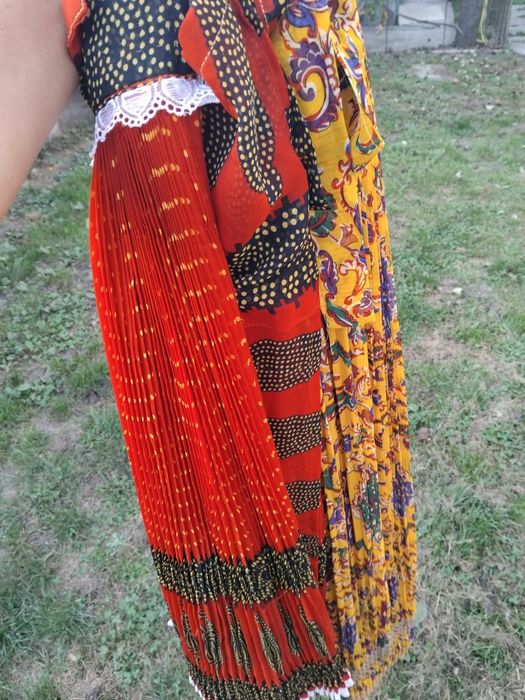 Vând fuste țigănești noi