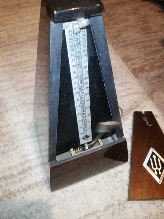 Vand metronom mecanic