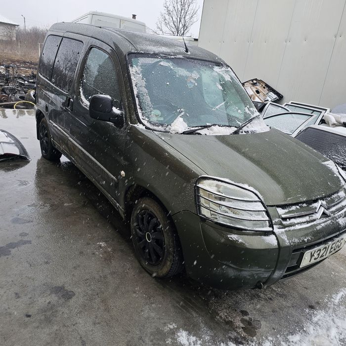 Citroën Berlingo 1.4 90k.s бензин. 2006г
На части само.