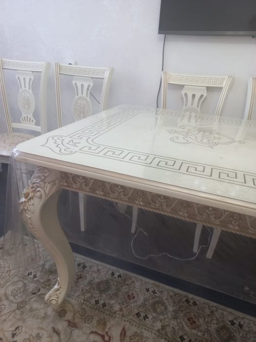 Продам стол и стулья