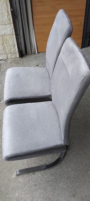 Два броя кухненска  столове