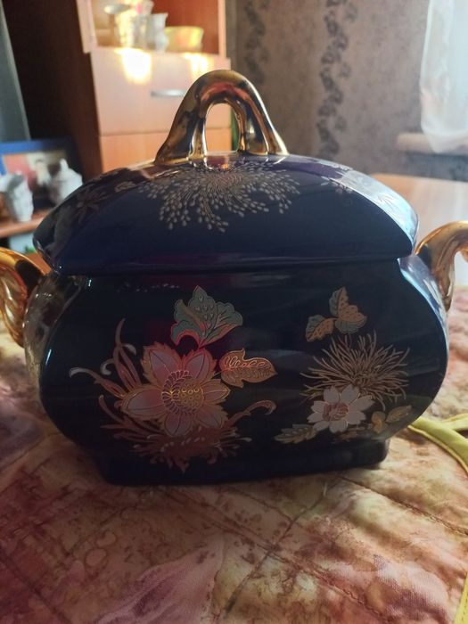 Продам посуду в отличном состоянии