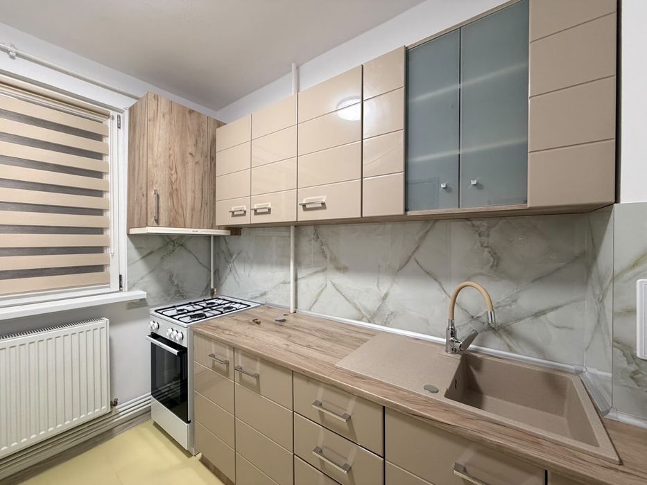 Inchiriez apartament 3 camere, zona Petre Ispirescu, etaj 1