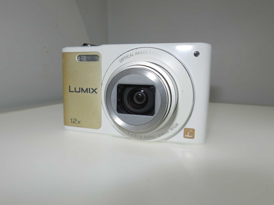 Panasonic Lumix SZ10 компактен фотоапарат с флип скрин цифрова камера