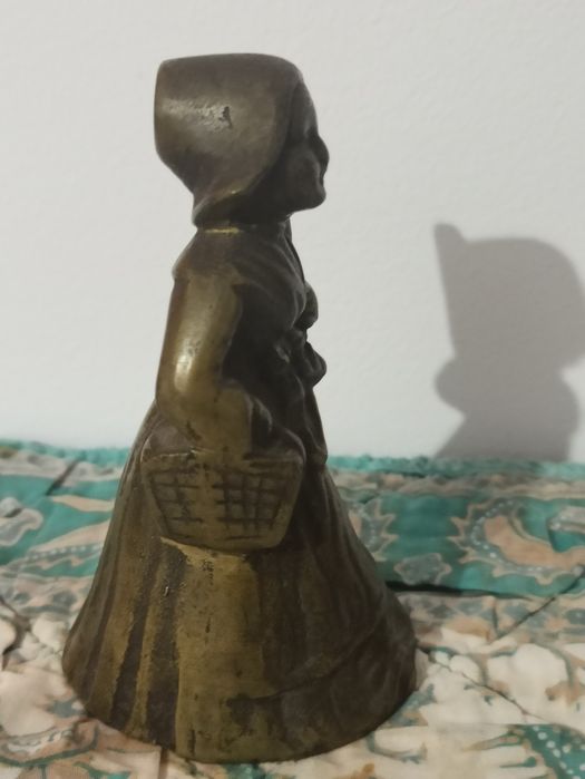 "Crinoline Lady Bell Dutch" - alamă