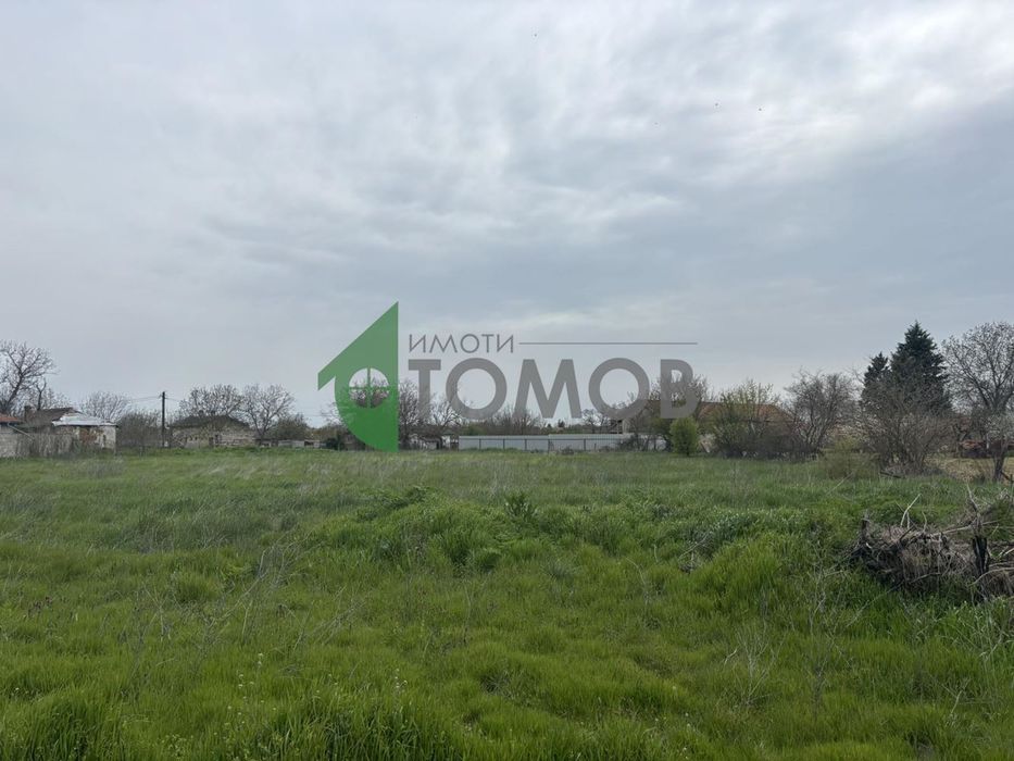 Парцел с площ от 1272 кв.м. в живописното село Коларово