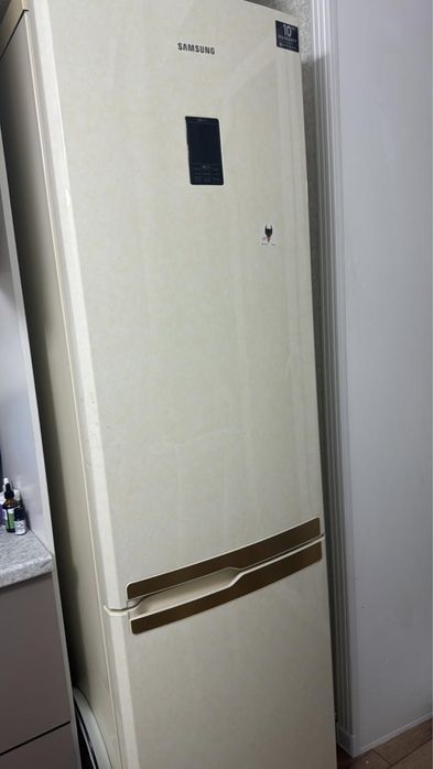 Продается холодильник самсунг