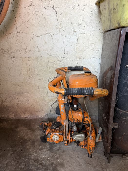 Моторна резачка за дърва