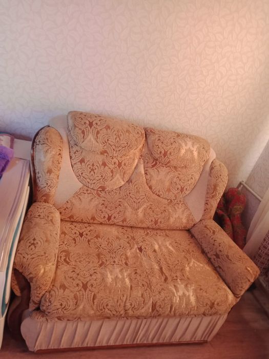 Продаётся уголок