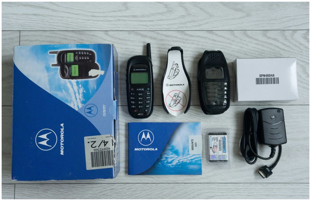 Motorola CD930 telefon vintage / retro – model clasic anii 90