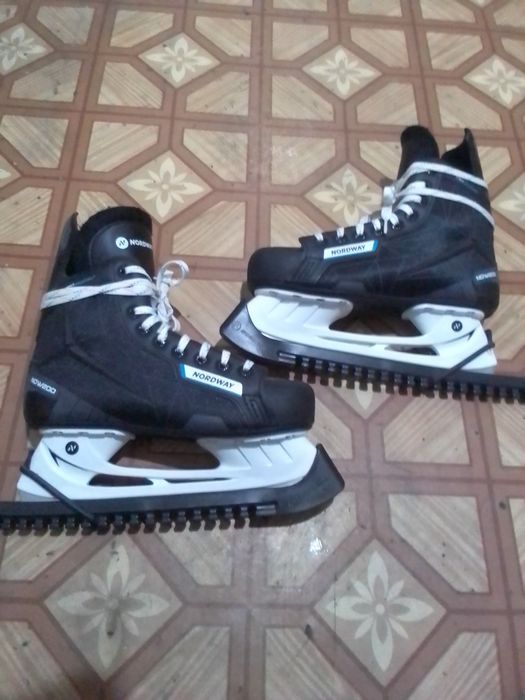 Продам Новые коньки