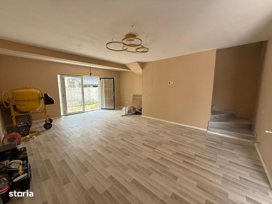 Casă individuală de vânzare – 4 camere, 120 mp, teren 250 mp