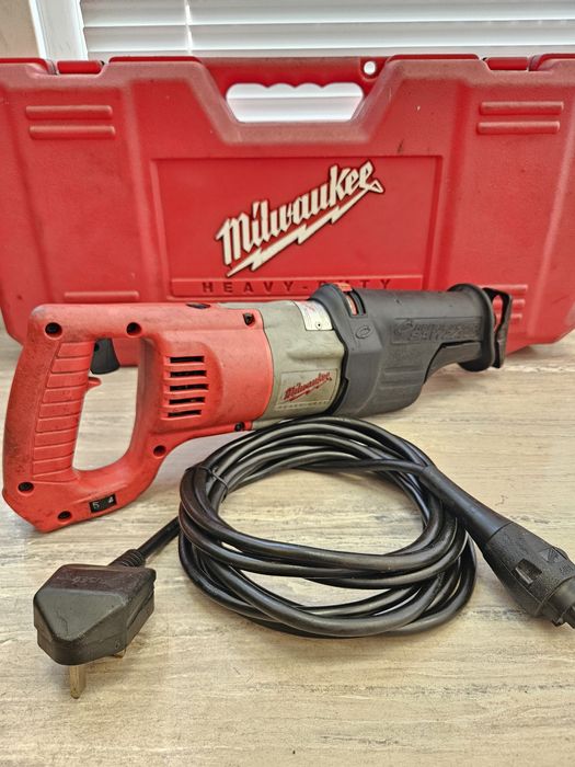 Milwaukee Саблен Трион SSPE1000QX 220V.