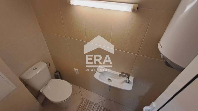 Тристаен, ексклузивен, обзаведен апартамент под наем, с южно изложение