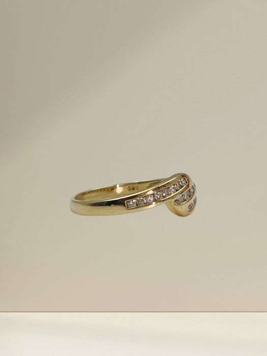 Златен пръстен с диаманти 14к