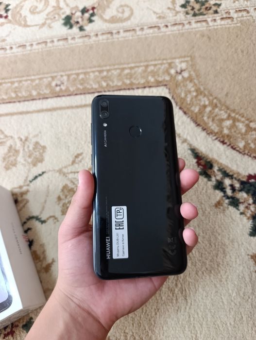 Телефон Huavei Y7