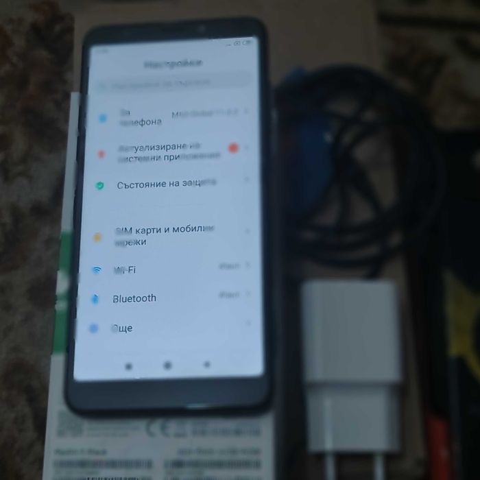 Продавам Xiaomi Redmi 5 32GB + SD64GB 3GB RAM