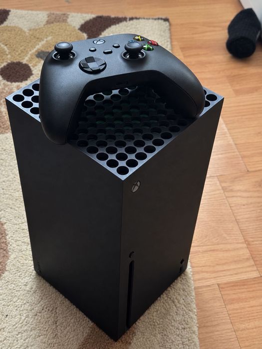 Xbox Series X 1TB + Controller – Stare Foarte Bună