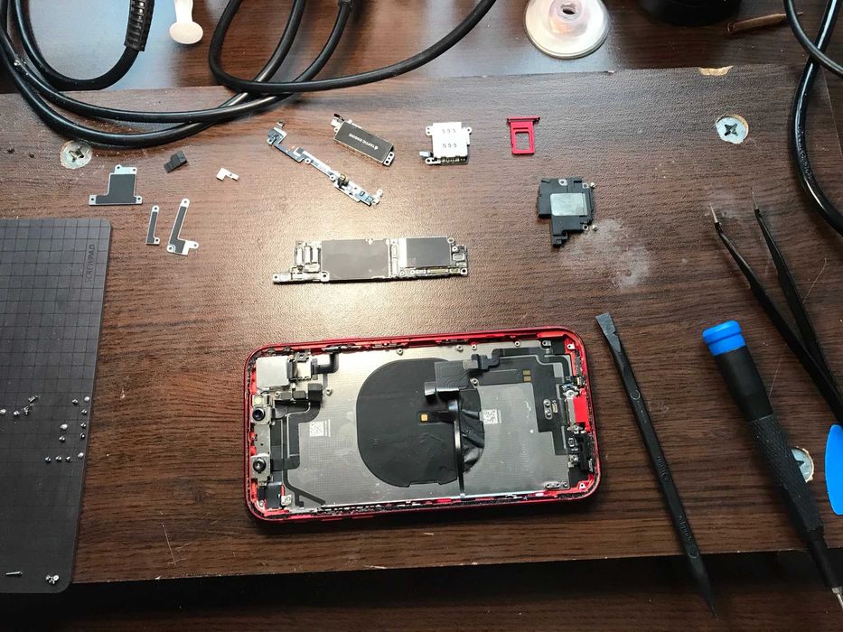 Смяна на порт/букса/charging port за зареждане на всички модели iPhone