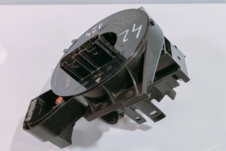 Spira Volan  2M5T13N064BB Ford Focus prima generatie