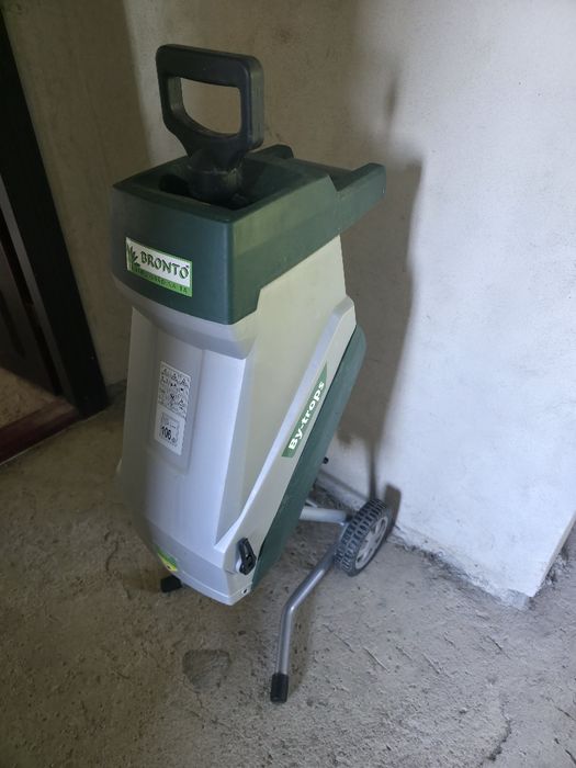 Tocător lemne frunze