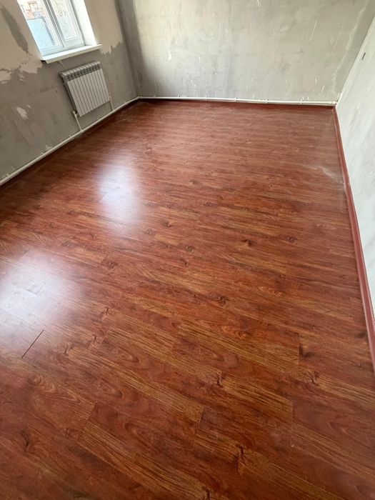 Ламинат+ плинтус