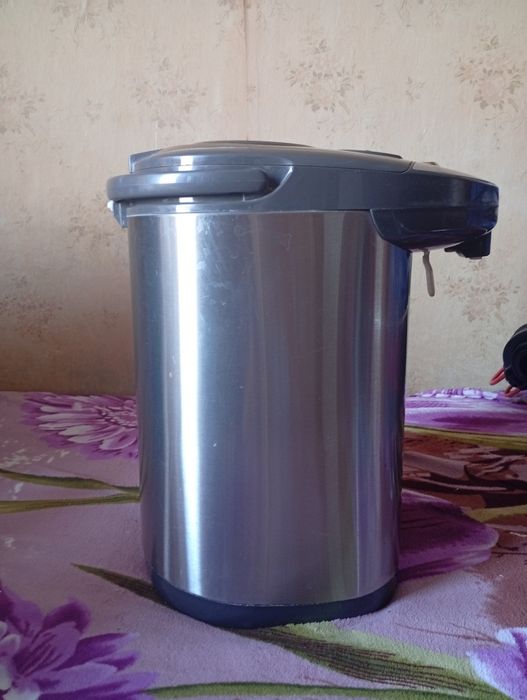 Продам термопот. В хорошем состоянии