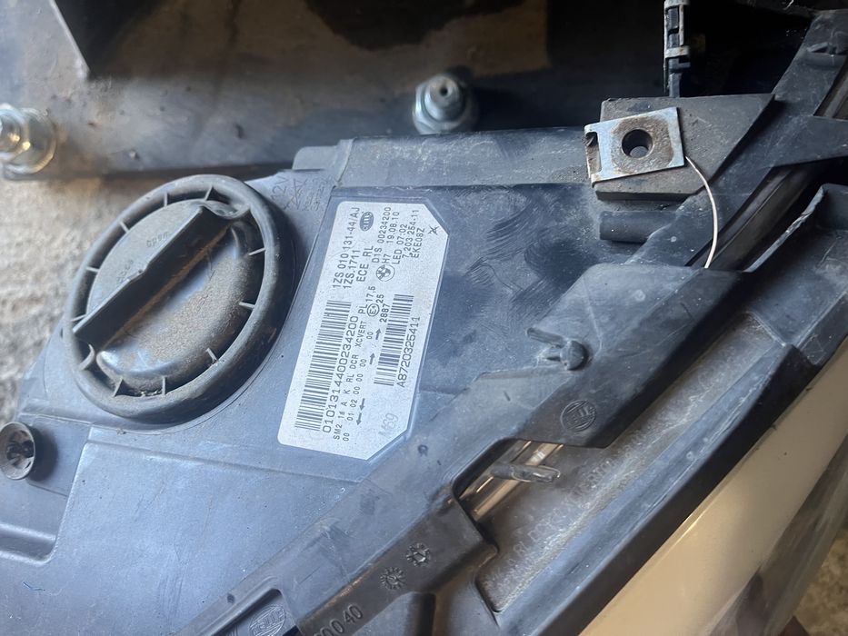 Десен дайнамик фар бмв ф10 ф11 bmw f10 f11 dynamic far фарове динамик