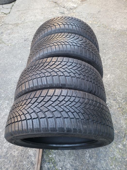 4anvelope de iarnă 215/45/18 Bridgestone Blizzak LM005.