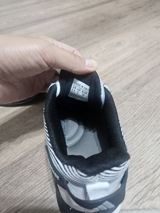 Кроссовки в хорошем состоянии