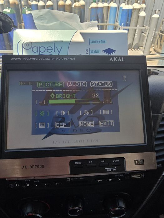 Casetofon Auto cu Touchscreen, Bluetooth, DVD și GPS