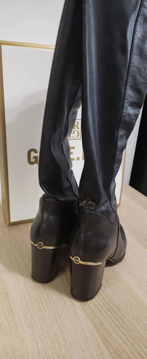 Ботуши от естествена кожа Sara pen
Цена 45 лв