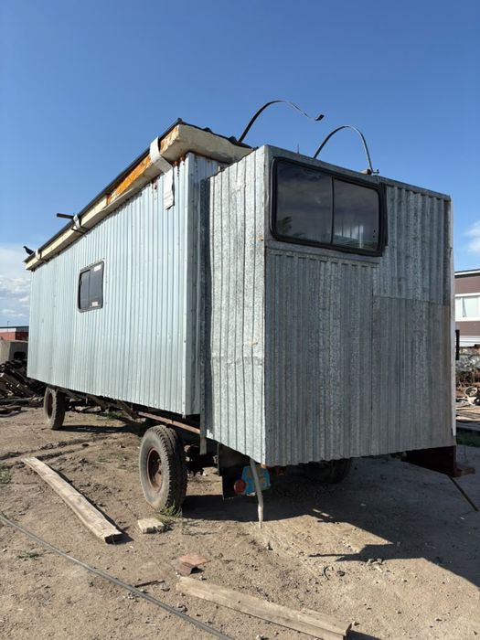 Продам вагончик-бытовку на колёсах