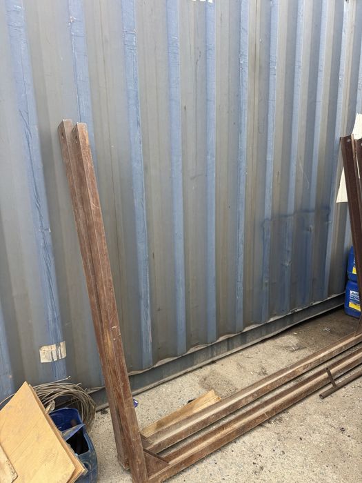 Продам конники  3 штуки