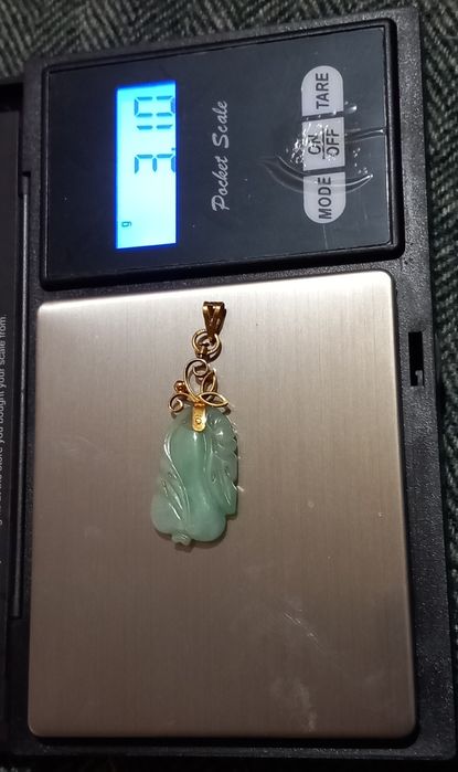 Medalion jad cu aur 585