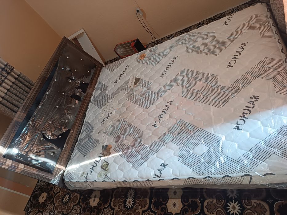 Уголок мебель 2 миллион ва оденный  Диван 2 миллион