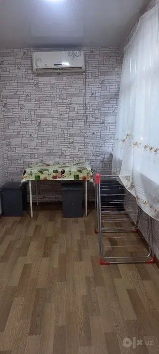 Продаётся 1 комнатная квартира в Янгихаётском районе Спутник 4