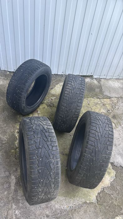 Продам зимние шины.Торг есть