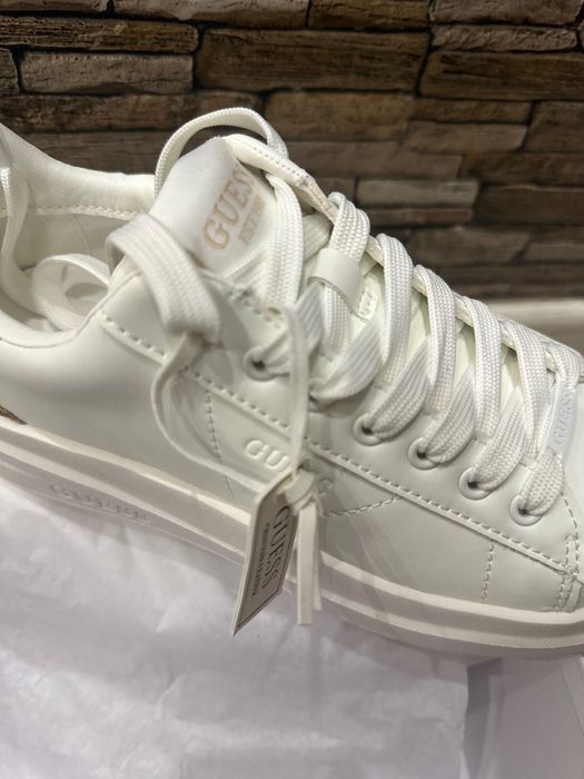 Дамски оригинални обувки Guess нови