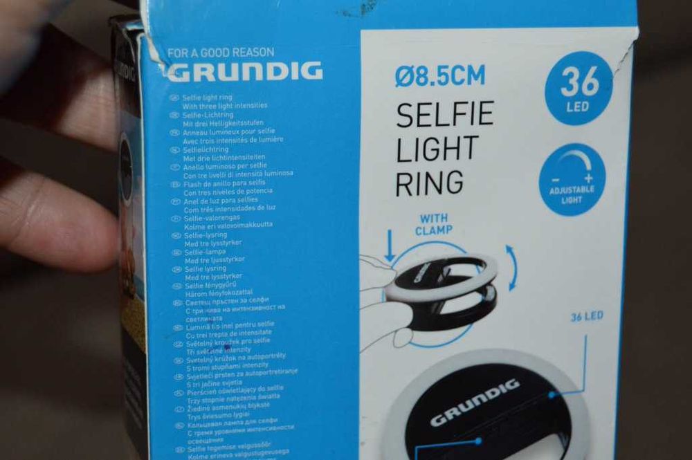 Lampă Circulară LED Selfie Grundig 8.5 cm cu Clips pentru Telefon – 36 LED-uri, 3 Trepte de Lumină