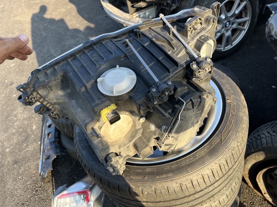 Десен фар Mercedes Actros