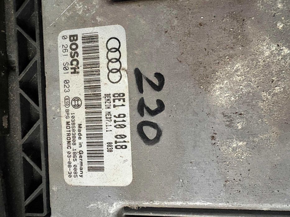 Компютър еку ecu електронен блок двигател Audi A4 B6 2.0FSI 150кс awa